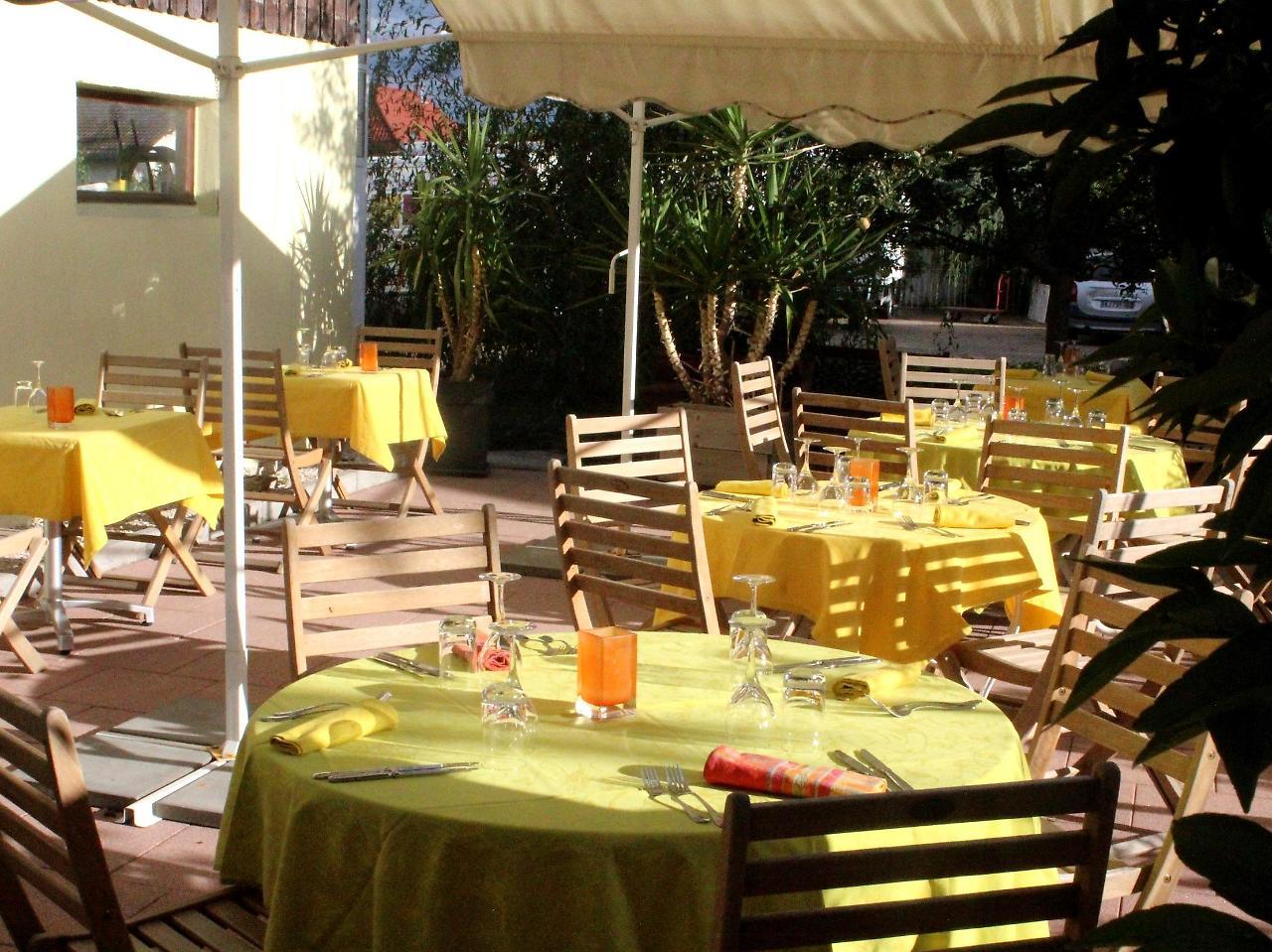 Hotel Restaurant Logis La Palette Wettolsheim Екстериор снимка