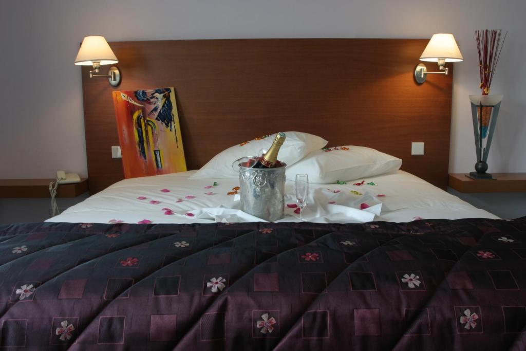 Hotel Restaurant Logis La Palette Wettolsheim Екстериор снимка