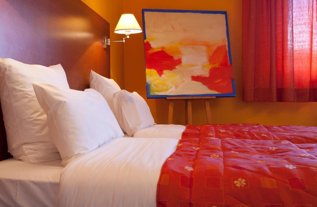 Hotel Restaurant Logis La Palette Wettolsheim Стая снимка