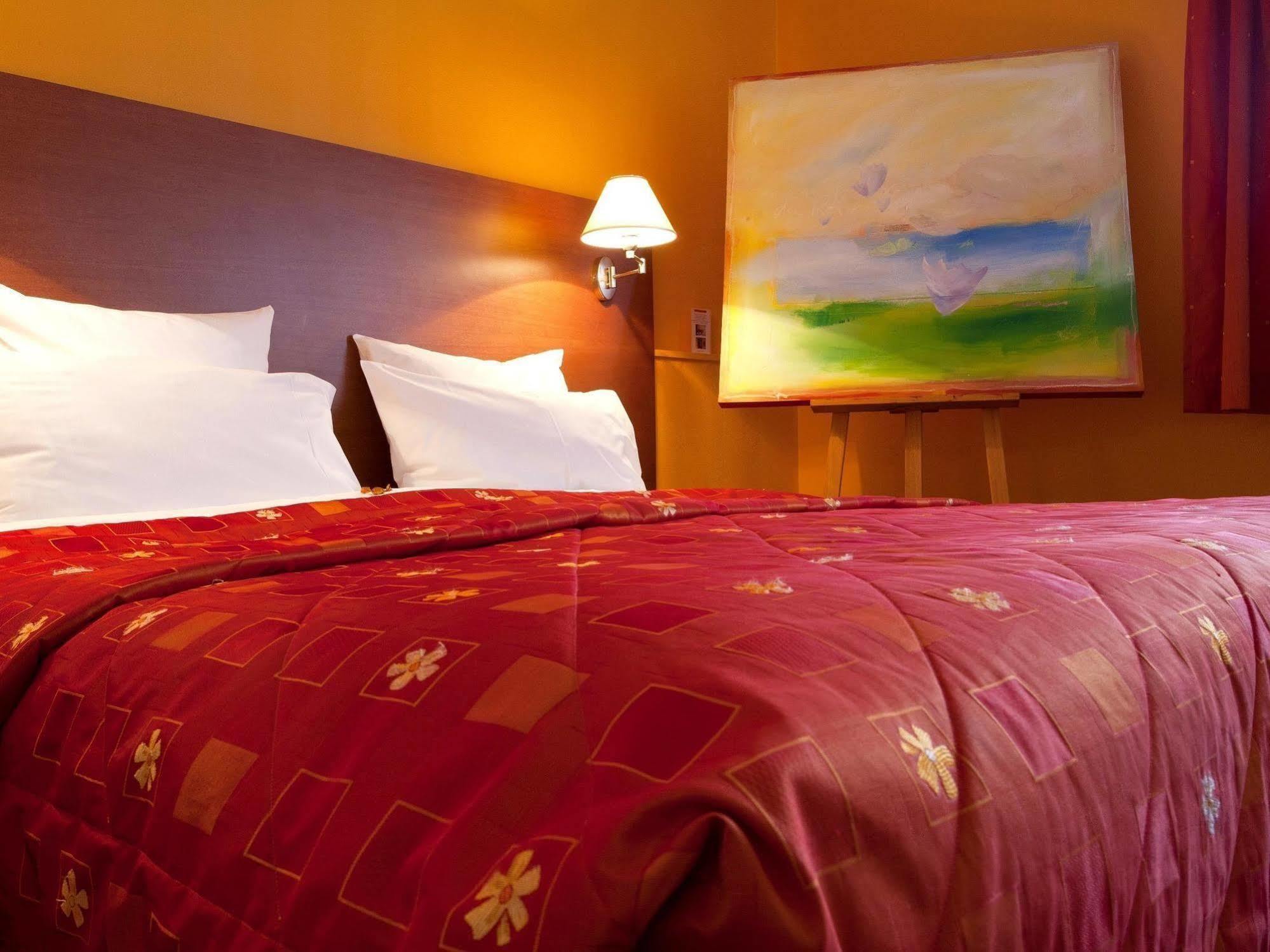 Hotel Restaurant Logis La Palette Wettolsheim Екстериор снимка